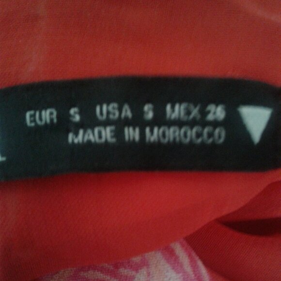 Zara Tops - Zara floral crop top